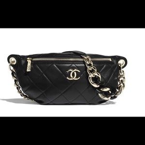 ISO this waist bag. Please let me know if anyone has one!!